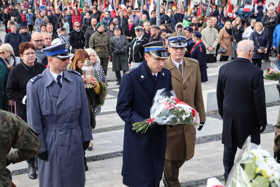 Zastępca Komendnat Miejskiego Policji w Rybniku na uroczytych obchodach Święta Niepodległości